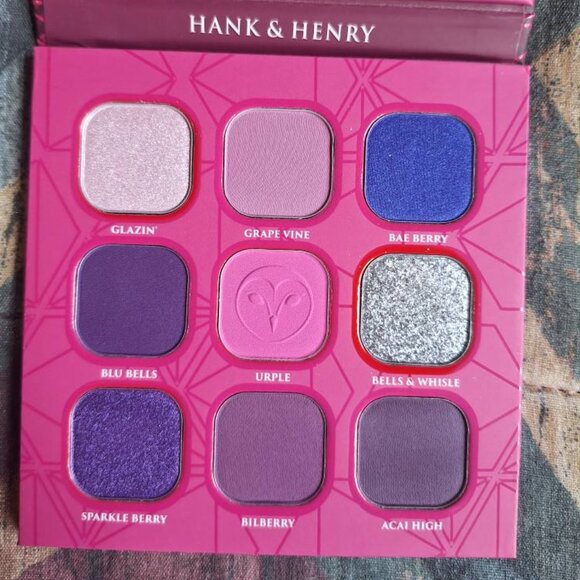 🍇 Hank & Henry – Berries Eyeshadow Palette 💄 - Picture 2 of 4